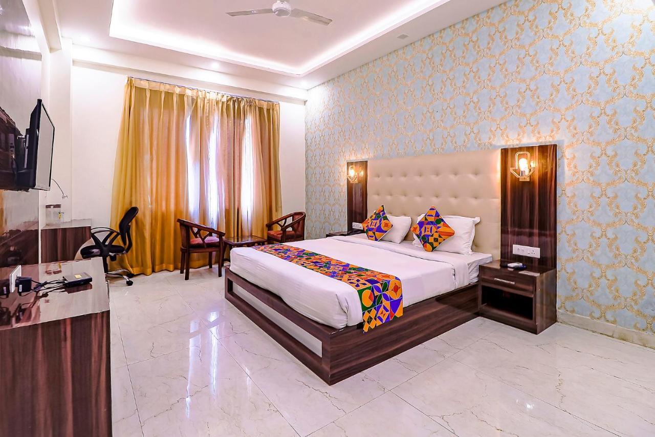 Fabhotel Swess Grand Agra  Buitenkant foto