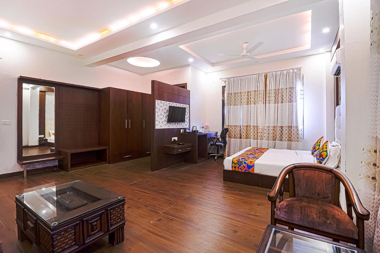 Fabhotel Swess Grand Agra  Buitenkant foto