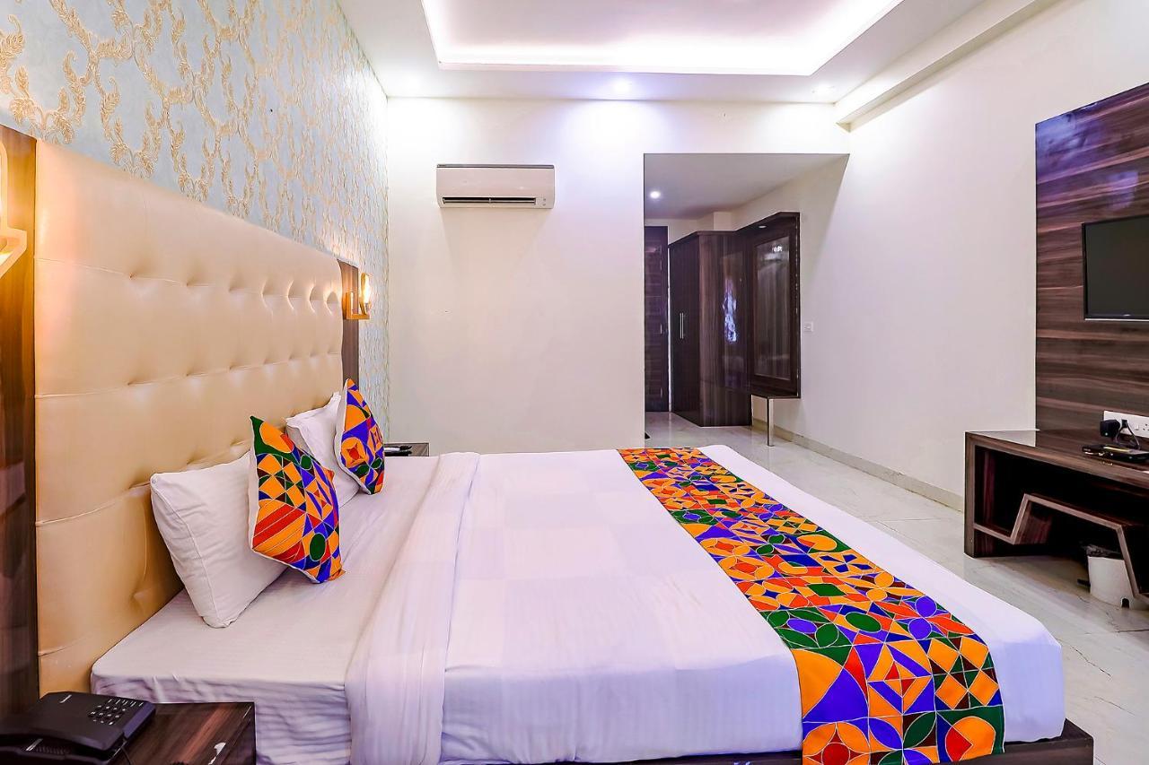 Fabhotel Swess Grand Agra  Buitenkant foto