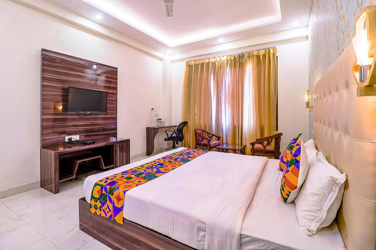 Fabhotel Swess Grand Agra  Buitenkant foto