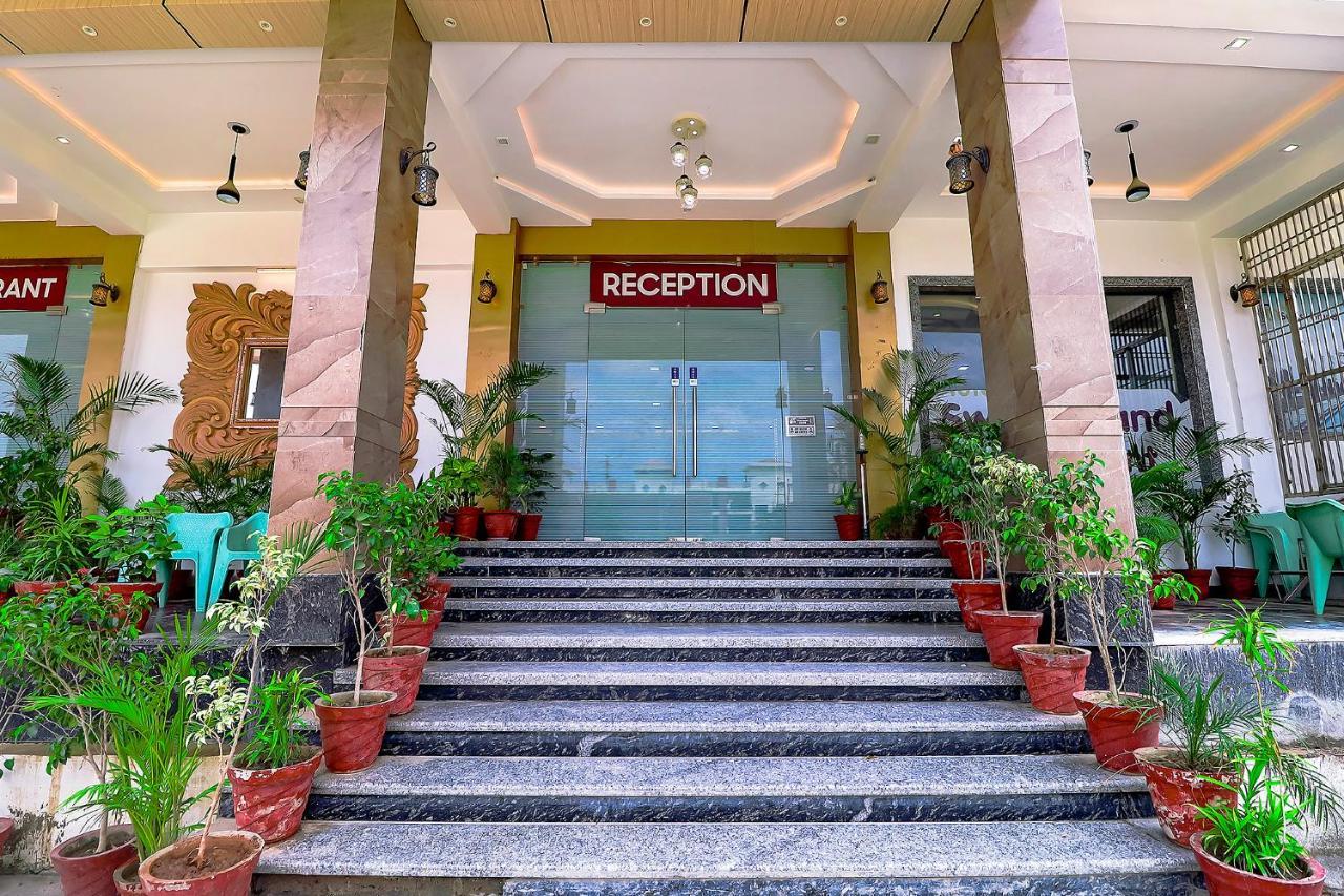 Fabhotel Swess Grand Agra  Buitenkant foto