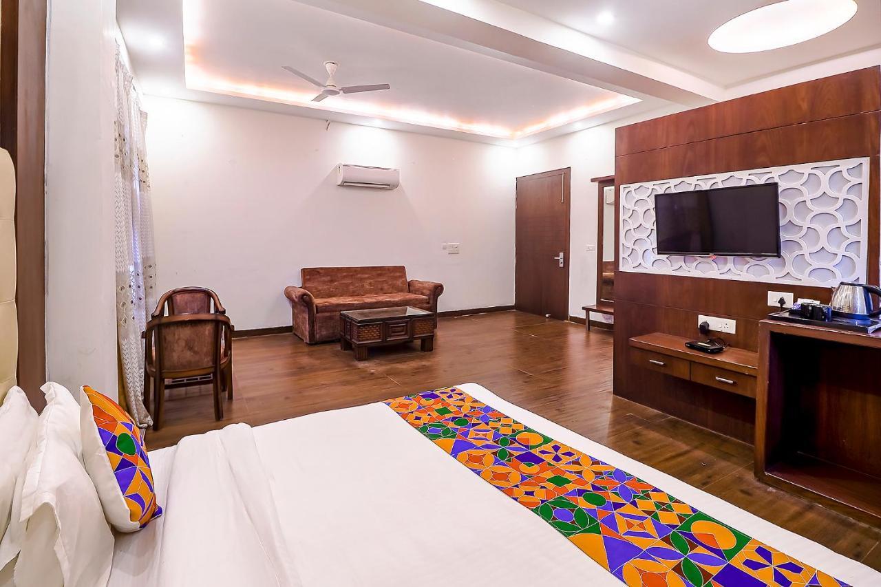 Fabhotel Swess Grand Agra  Buitenkant foto
