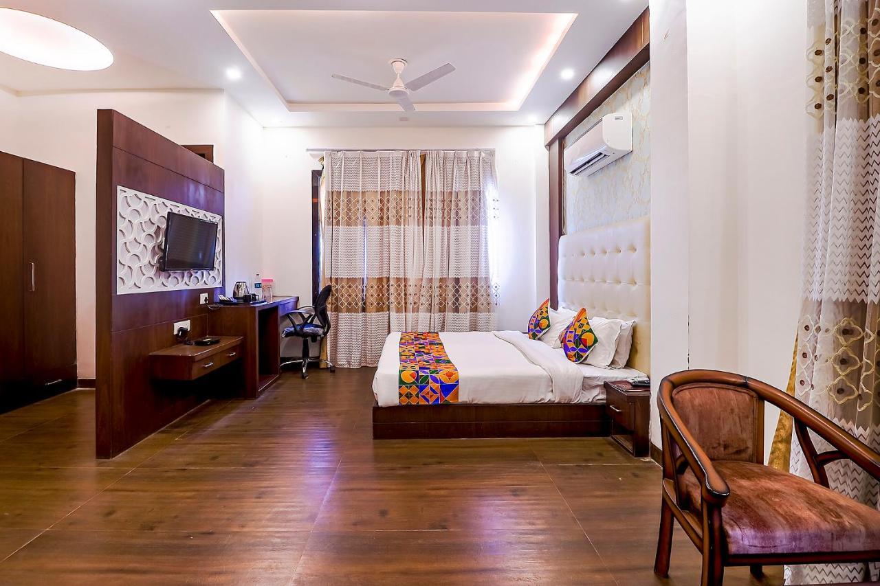Fabhotel Swess Grand Agra  Buitenkant foto